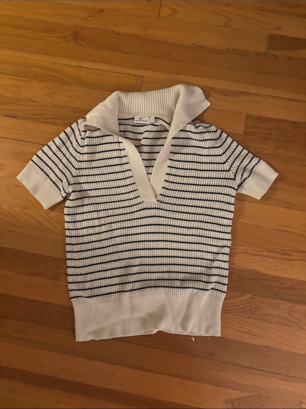 Vineyard Vines Striped V‑Neck Short‑Sleeve Sweater - White & Navy